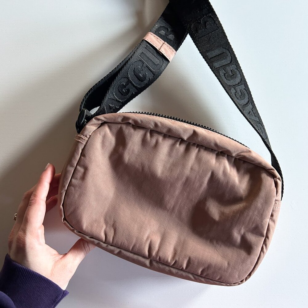 BAGGU Cocoa Light Brown Nylon Crossbody Camera Bag - Picture 4 of 9